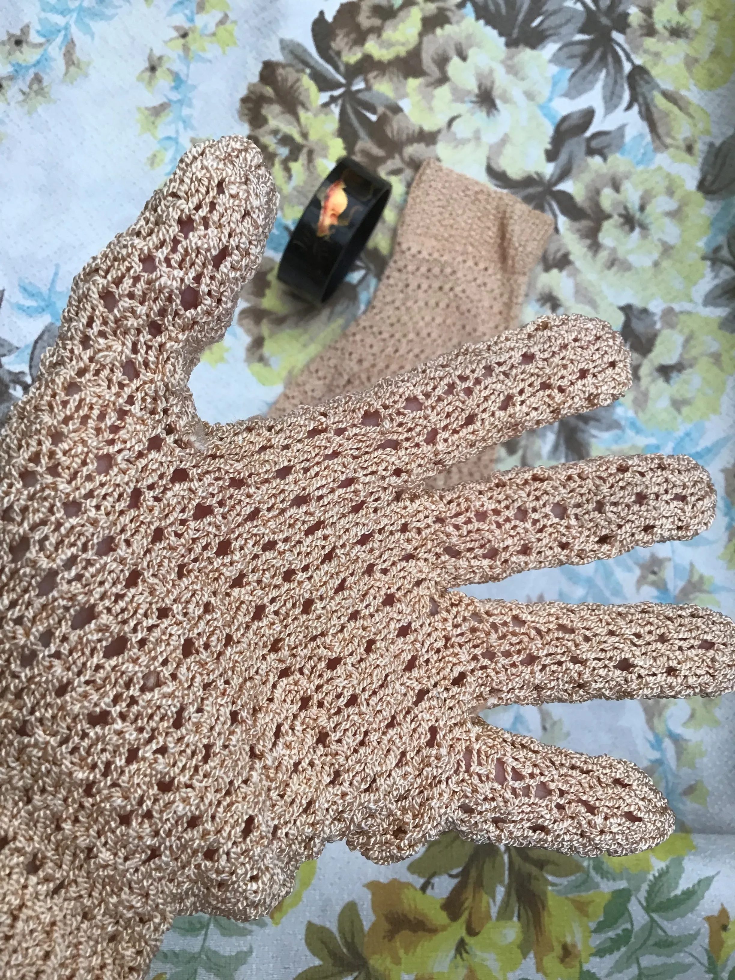 1930s 40s Vintage Lacey Crochet Knit Day Gloves in a Large Size • Bridal Gloves