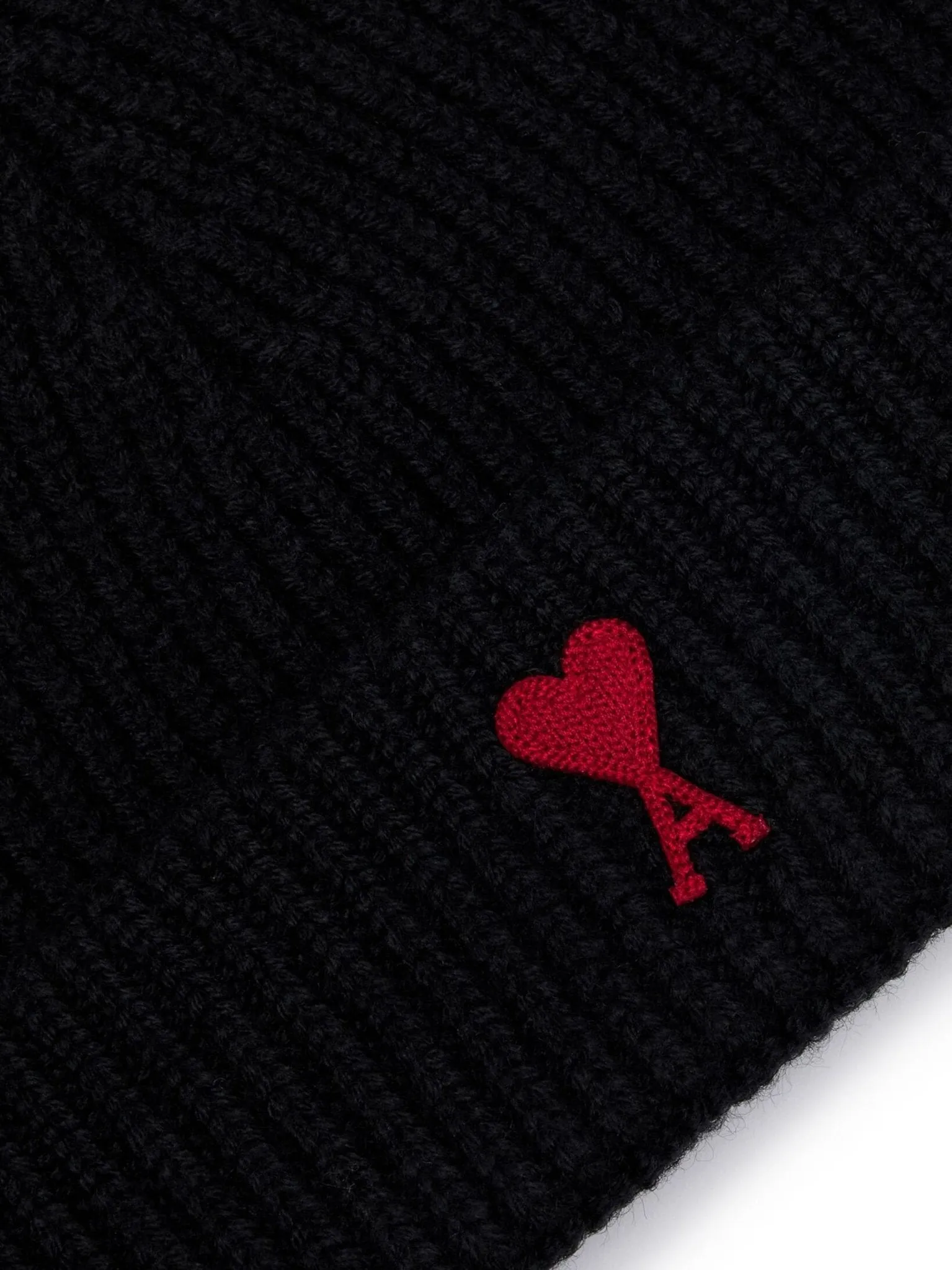 logo-embroidered ribbed-knit beanie