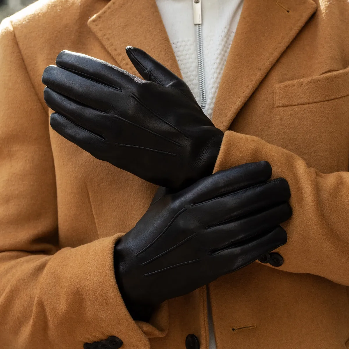 Marco (black) - Italian lambskin leather gloves with white fur lining