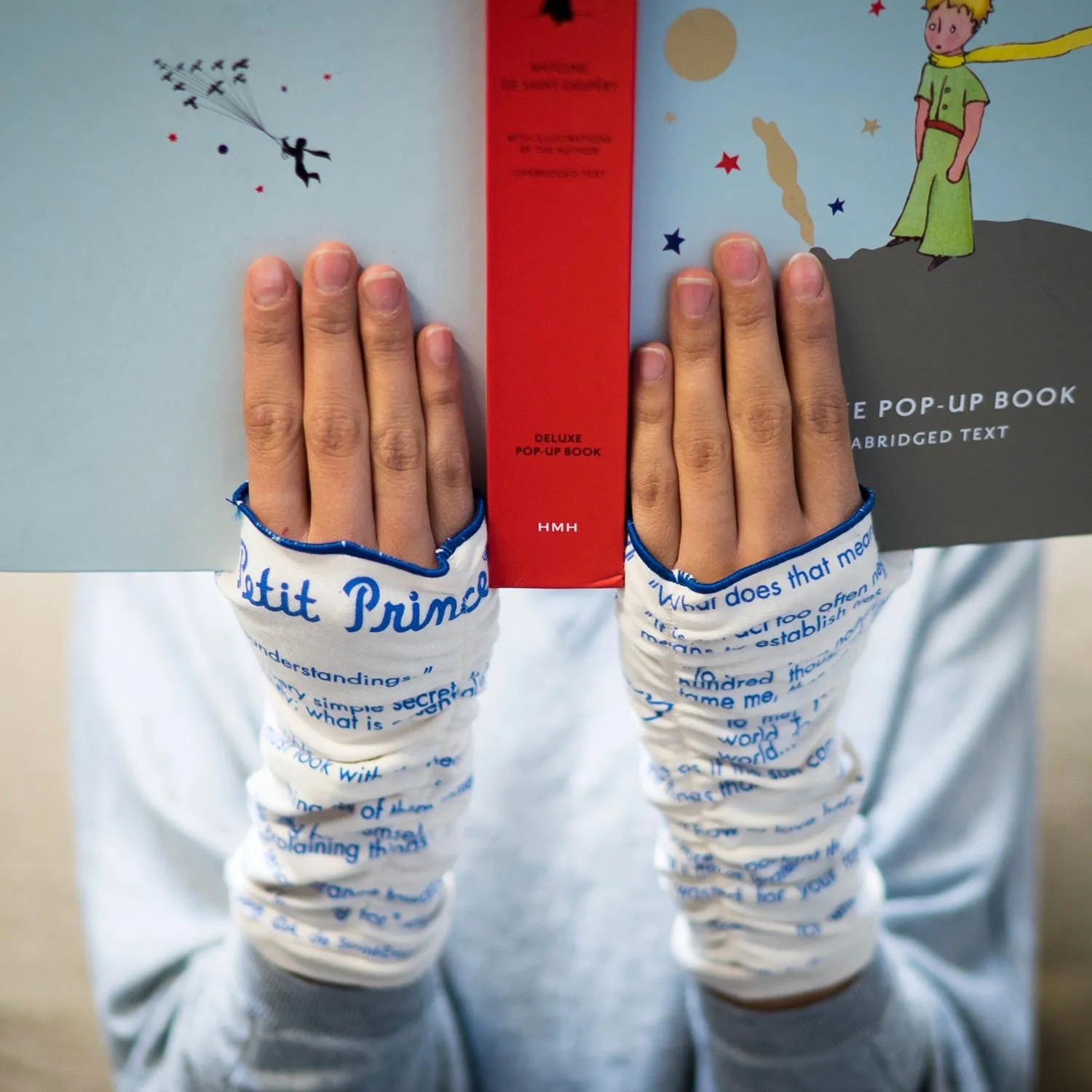 The Little Prince Writing Gloves