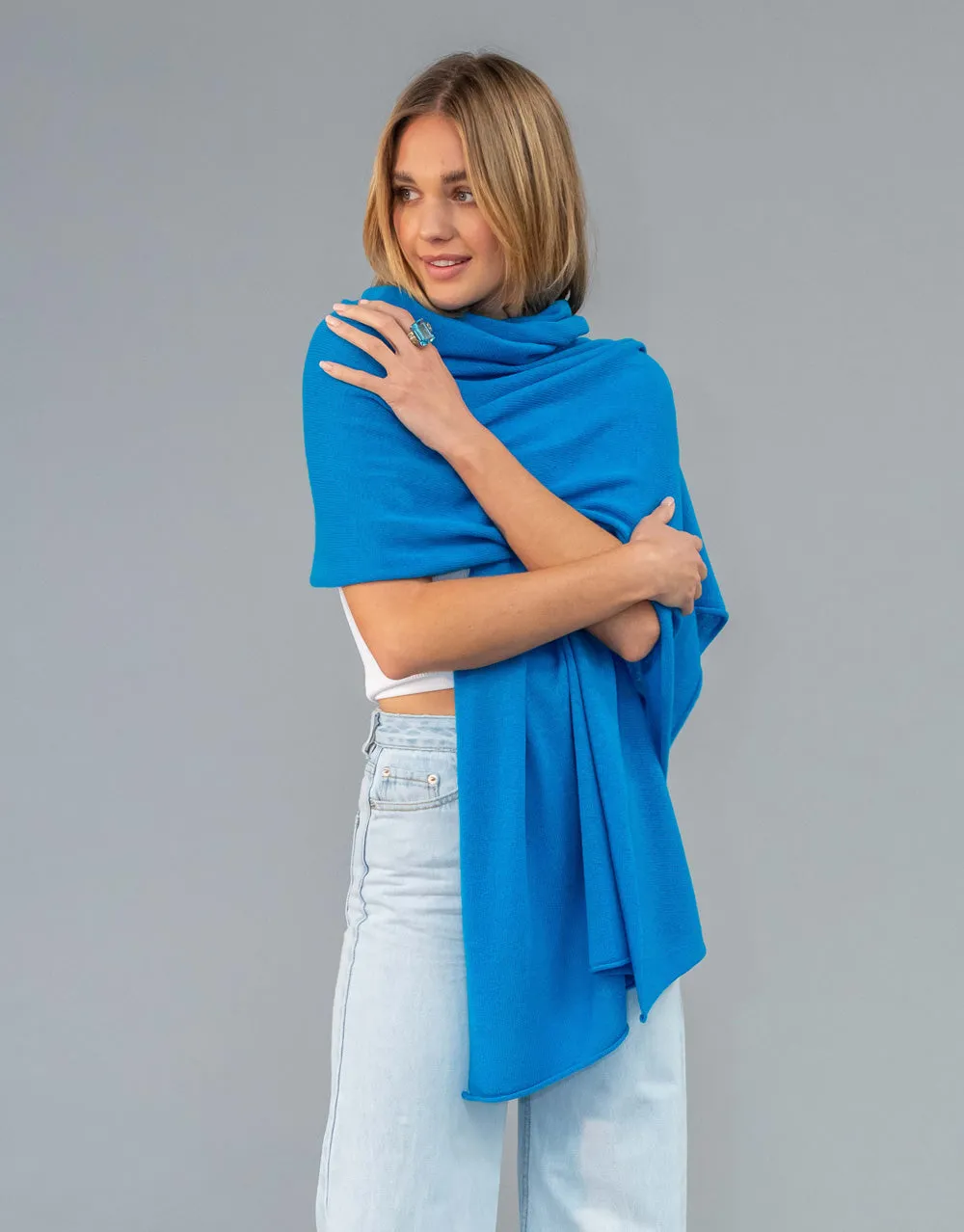 The Soft Cashmere Scarf in Lagoon