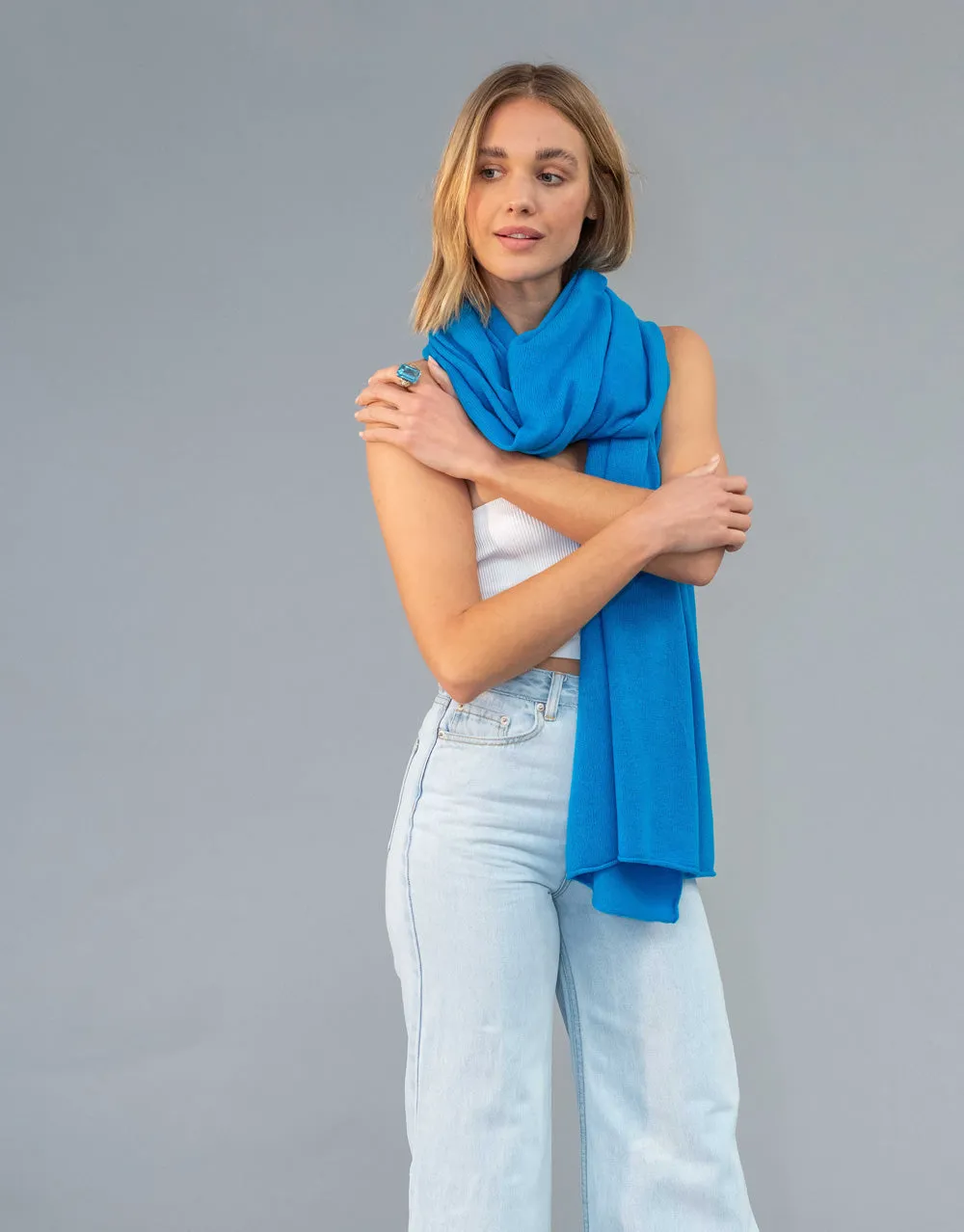 The Soft Cashmere Scarf in Lagoon