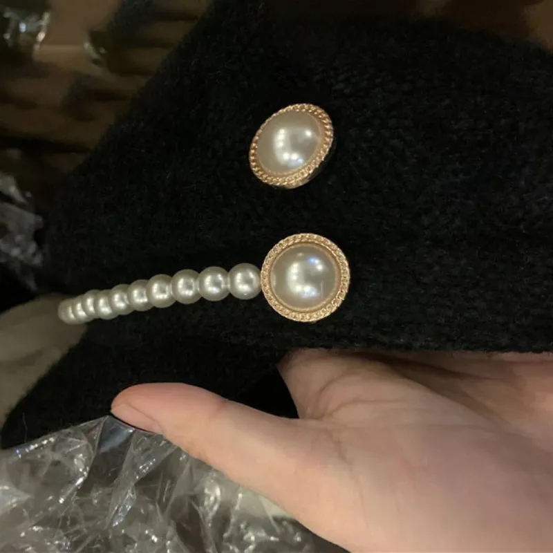 Winter Leisure Fashion Beret Hats With Chic Pearl Chain